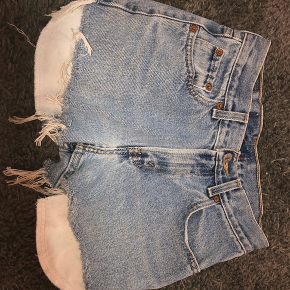 Levi’s shorts - Picture 2 of 7